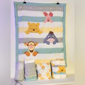 Winnie the Pooh 5 piece baby crib bedding set read description